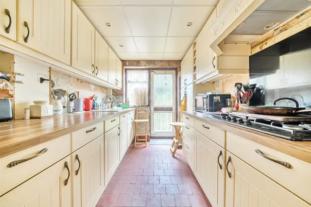 Photo 3 — Upper Wickham Lane, DA16