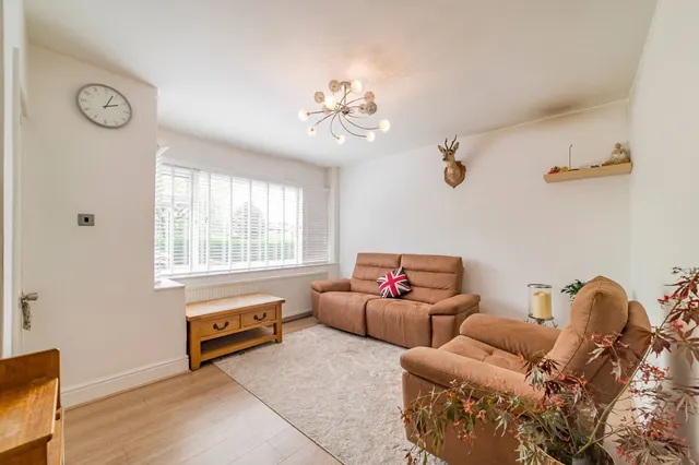 Crescent Park, Heaton Norris, SK4, photo 2