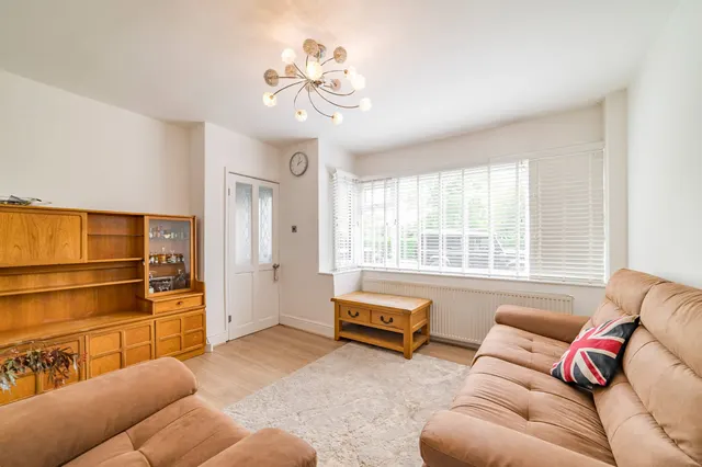 Crescent Park, Heaton Norris, SK4, photo 3