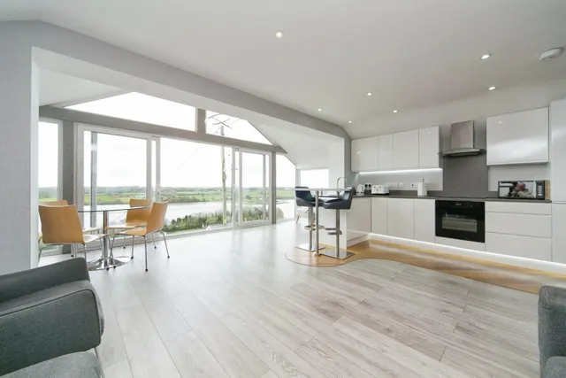 Helen Terrace, Y Felinheli, LL56, photo 1