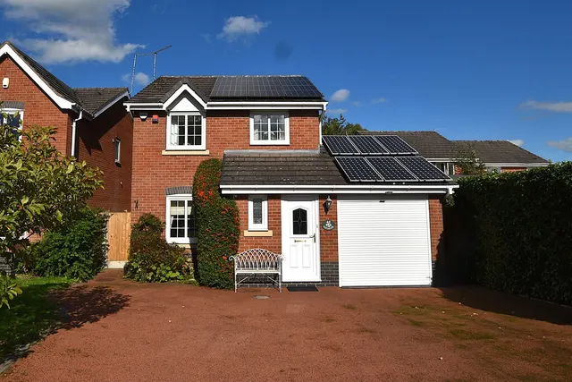 Waterside Drive, Market Drayton, photo 1
