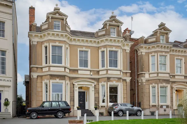 Clarendon Place, Leamington Spa, CV32, photo 1