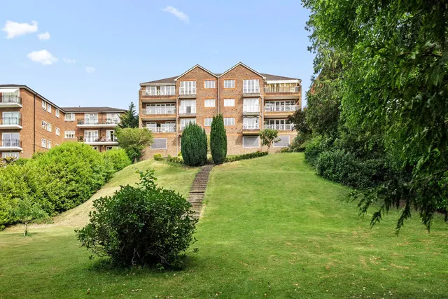Photo 2 — 50 Oatlands Drive, Weybridge KT13 9DF