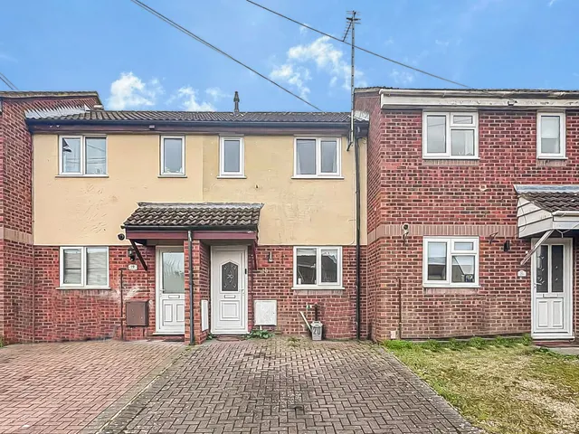 Beech Close, Hardwicke, GL2, photo 1