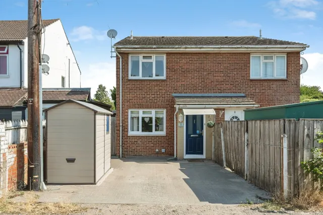 Ruxley Mews, Epsom, KT19, photo 2