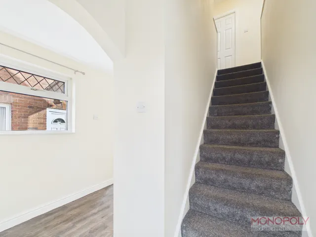 Poplar Avenue, Gresford, LL12, photo 2