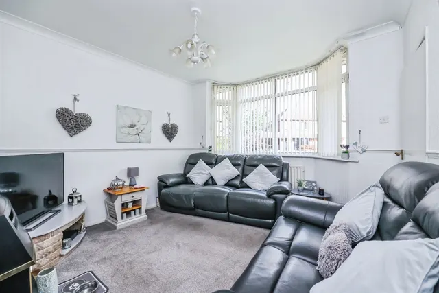Edmund Grove, Hucknall, NG15, photo 3