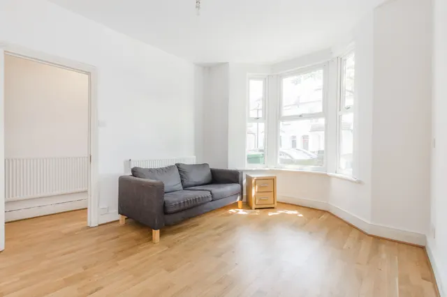 128 Holbrook Road, London, photo 1