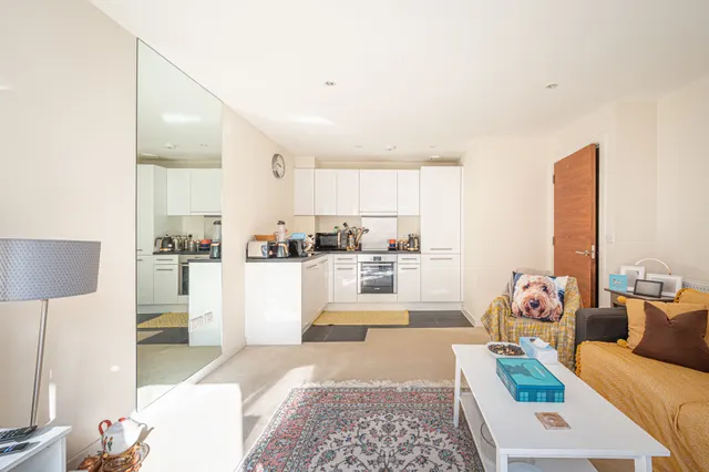 Photo 2 — 6 Monarch Court, Howard Road, Stanmore