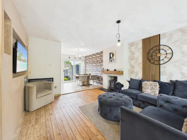 Photo 2 — Stephens Road, Tadley, RG26