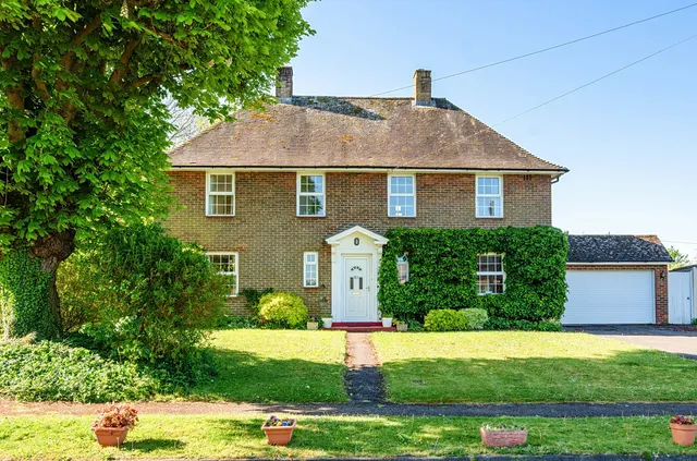 West Road, Barton Stacey, SO21, photo 1