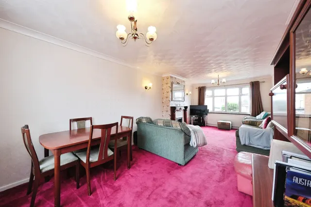 Photo 2 — Redwood Drive, Maltby, ROTHERHAM