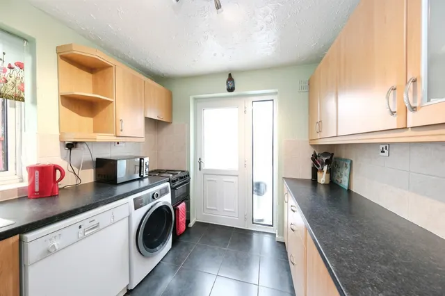 Photo 3 — Redwood Drive, Maltby, ROTHERHAM