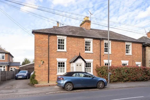 London Road, Aston Clinton, Buckinghamshire, HP22 5HN, photo 1