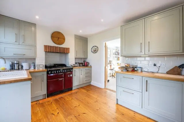 Photo 3 — London Road, Aston Clinton, Buckinghamshire, HP22 5HN