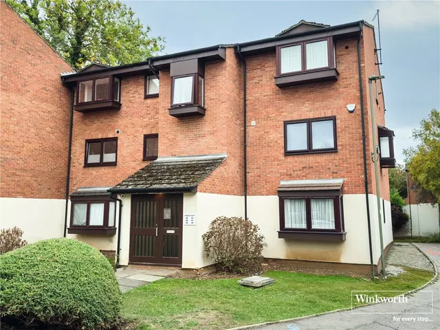 Wheatley Close, Hendon, NW4, photo 1