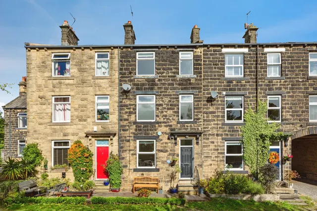 Springfield Place, Guiseley, Leeds, LS20, photo 1