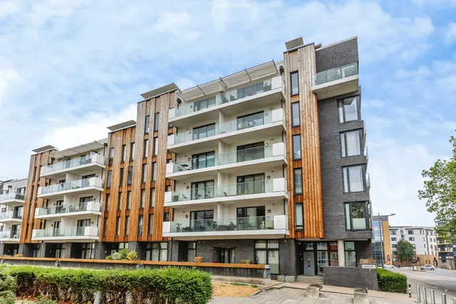 Millennium Promenade, Bristol, BS1, photo 1