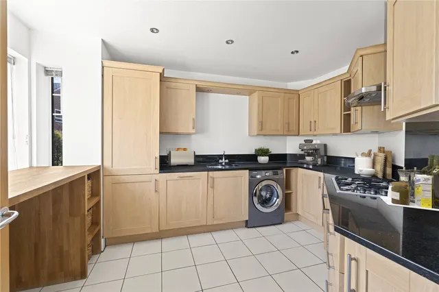 Photo 3 — Camac Road, Twickenham, TW2 6NU