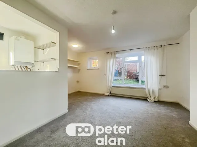 Plassey Street, Penarth, CF64, photo 2