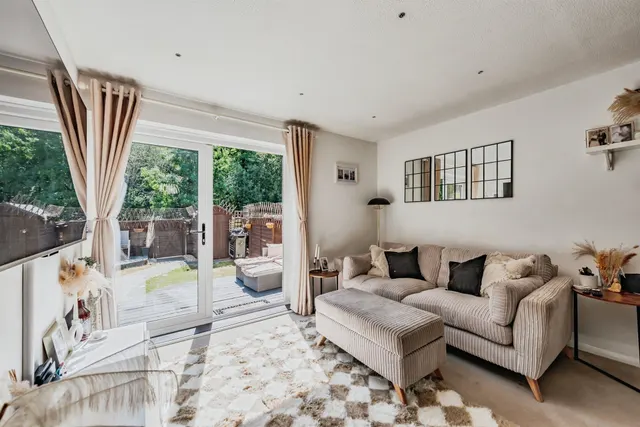 Brooklands Road, Crawley, photo 1