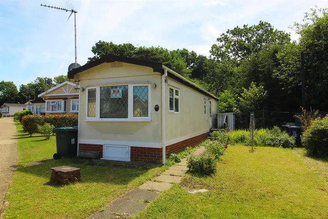 Barnet Road, Barnet EN5 3JH, photo 1