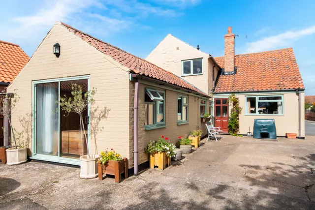 Main Street, Laneham, DN22, photo 1