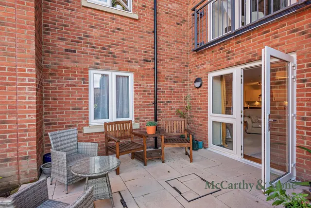 The Moors, Thatcham, RG19, photo 2