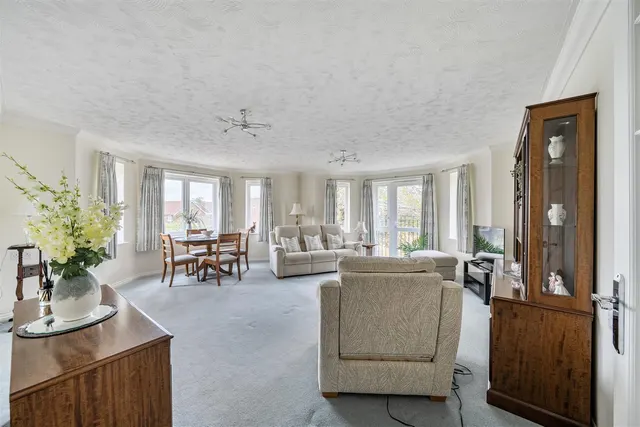 Stuart Road, Highcliffe, BH23, photo 2