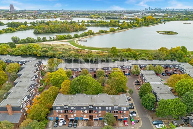 3 bedroom flat, Kessock Close, London, N17
