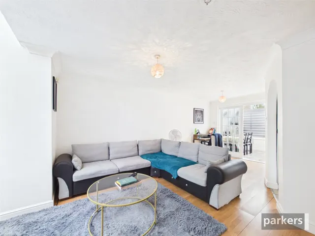 Headley Road East, Woodley, RG5, photo 2