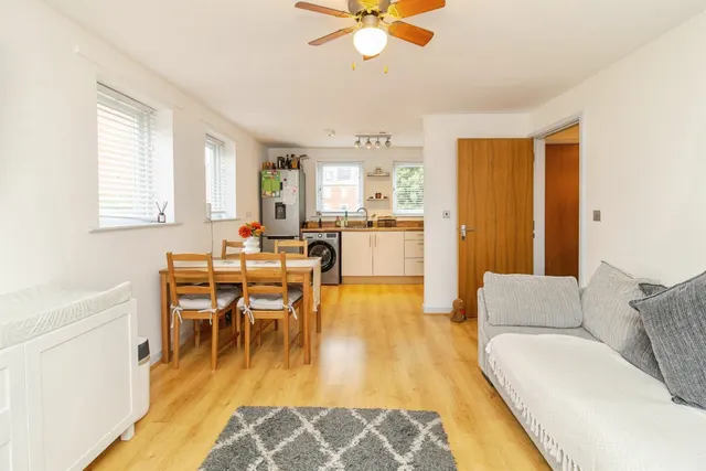 Addenbrookes Road, Newport Pagnell, MK16, photo 3