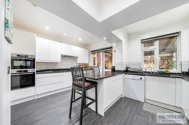 Long Lane, Bexleyheath, DA7, photo 1