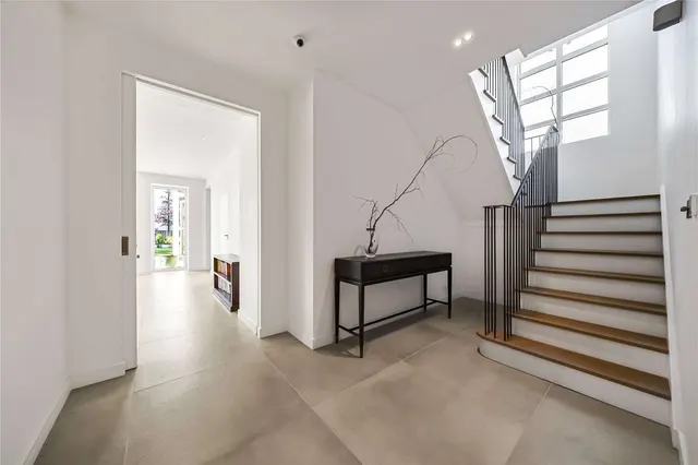 Photo 3 — Sandy Lane, Richmond, TW10 7EN