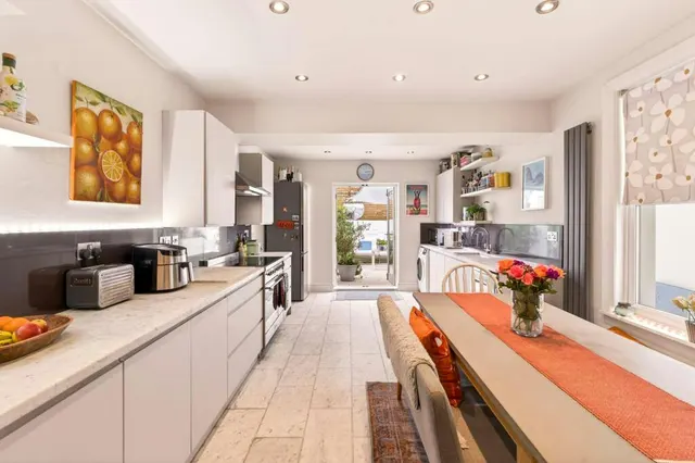 Photo 3 — Elm Road, Worthing, BN11