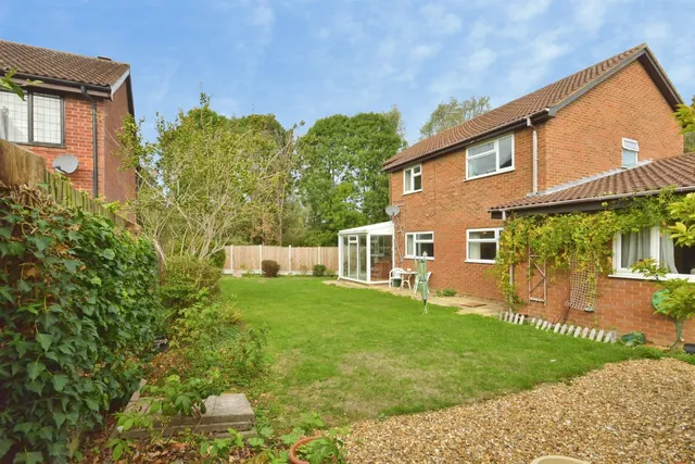 Brendon Court, Furzton, MK4, photo 2