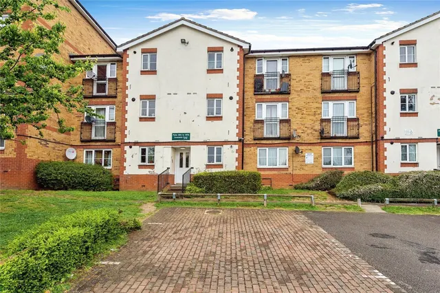 Photo 2 — Dunstable Road, Luton, Bedfordshire, LU4