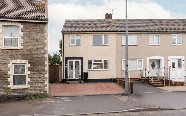 St. James Street, Mangotsfield, BS16, photo 1
