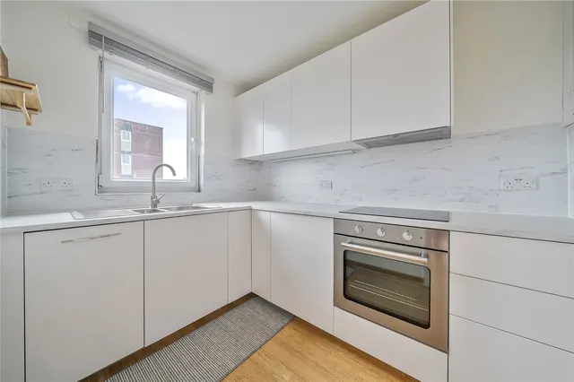 Porchester Mead, Beckenham, BR3, photo 1