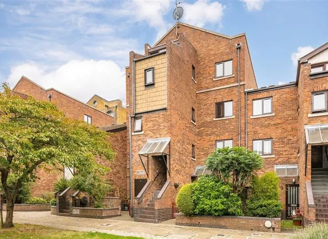 Prospect Place, E1W, photo 1