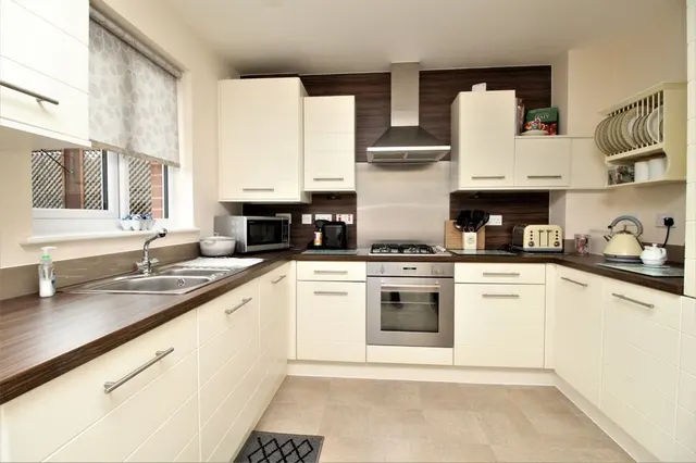 Photo 3 — Boreay Close, Middlewich, Cheshire, CW10
