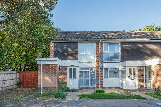 Beeton Close, Hatch End, HA5, photo 1