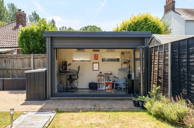 Photo 2 — Whites Road, Farnborough, Hampshire, GU14 6PD