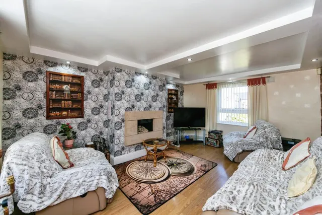 Doncaster Place, East Dene, S65, photo 2