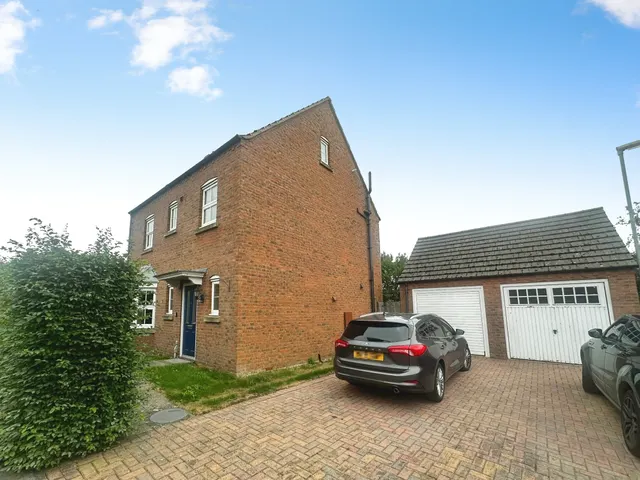 St Lawrence Drive, Bardney, photo 1
