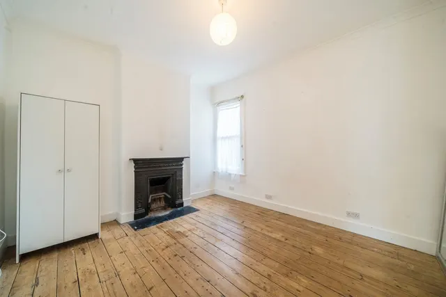 Grosvenor Road, W7, photo 2