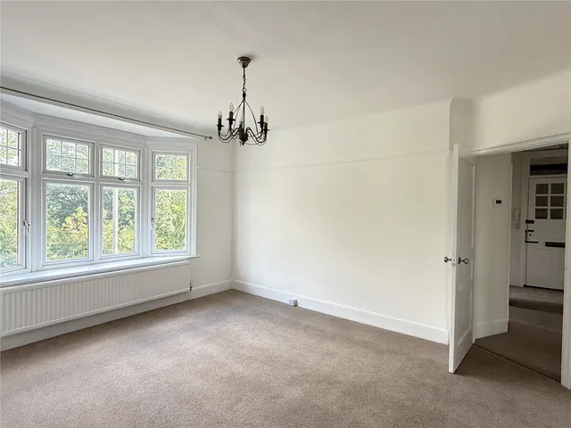 Photo 3 — Hillside Mansions, Barnet Hill, High Barnet, Herts, EN5 5RH