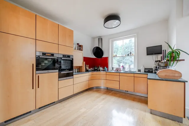 Photo 3 — Rosendale Road, West Dulwich, London, SE21