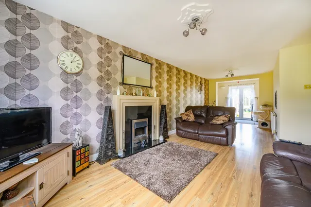 Photo 3 — Springbank Avenue, Leeds, LS27
