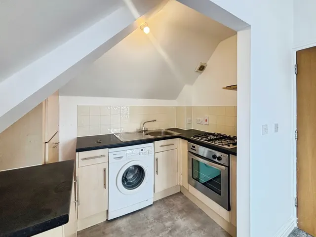 Malmesbury Park Place, Bournemouth, BH8, photo 3